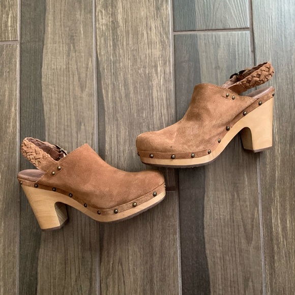 UGG Shoes - UGG Abbie Suede Clogs Mules Heels Chestnut Sz 11